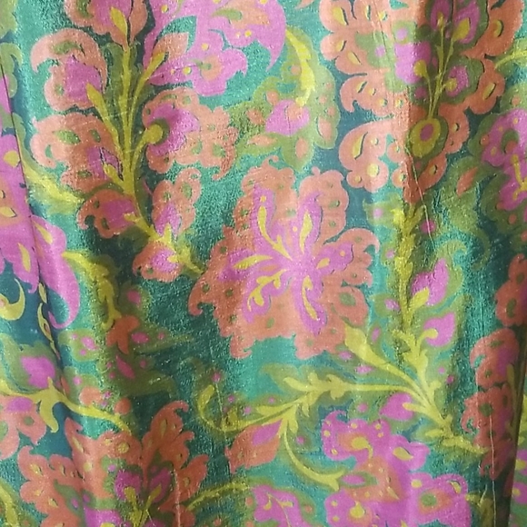 Vintage Retro long satin feel skirt - Picture 3 of 10